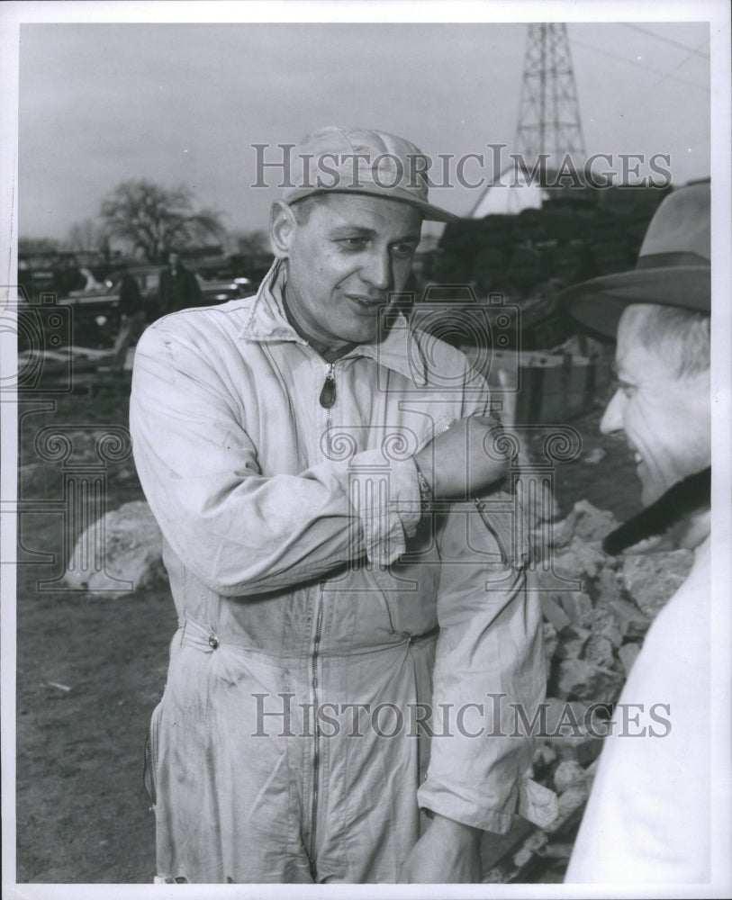 1958 Press Photo William Meyer Chief Pilot Glenfield