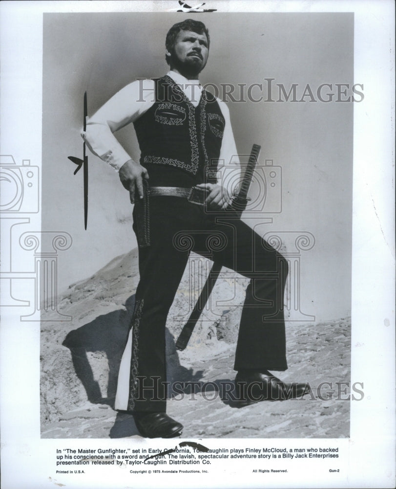 1975 Press Photo Tom Laughlin Actor Director Author