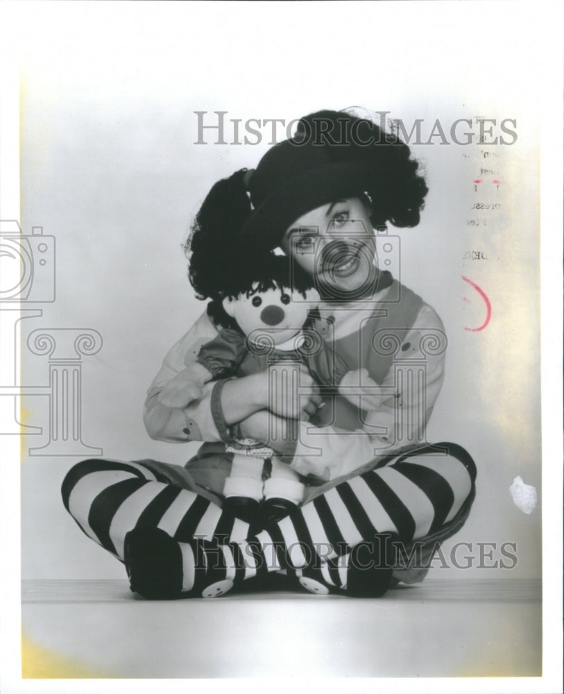 2001 Press Photo Big Comfy Couch Television Series Clow