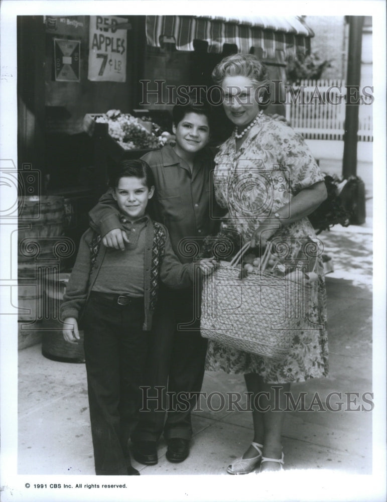 1992 Press Photo Brooklyn Bridge Marion Ross Danny