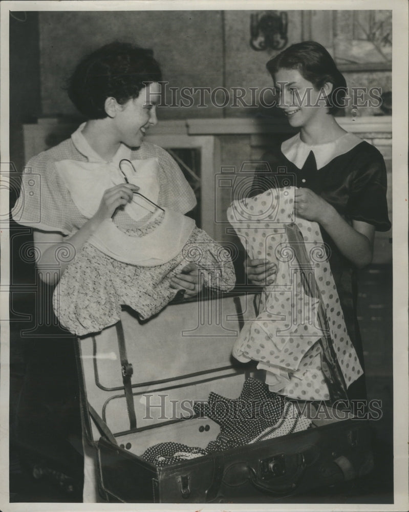 1936 Press Photo Ieabel Leeman Ruth Tennabuam Spelling