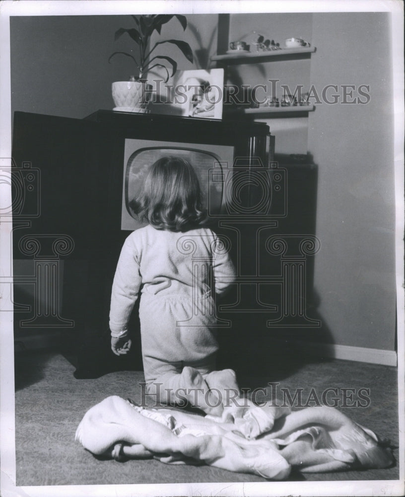 1955 Press Photo TV Children Marilyrm Jean Terrill Saw