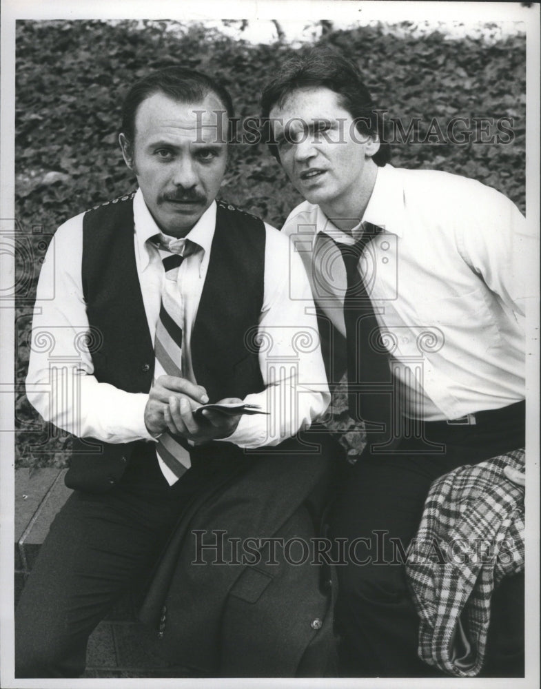 1980 Press Photo Hector Eligondo Tom Mason Freebie Bean