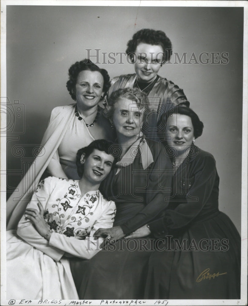 1943 Press Photo Mrs William O Merrill Kenneth Turner