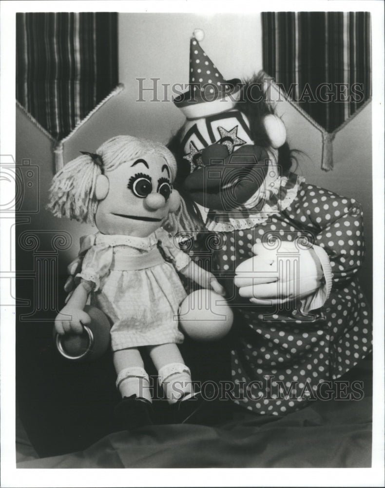 1994 Press Photo Melikin Puppet Circus Alice Fumbles