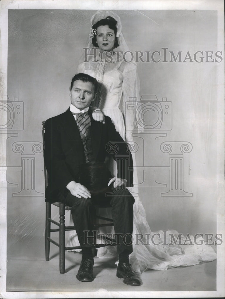 1954 Press Photo Burton Wright Actor