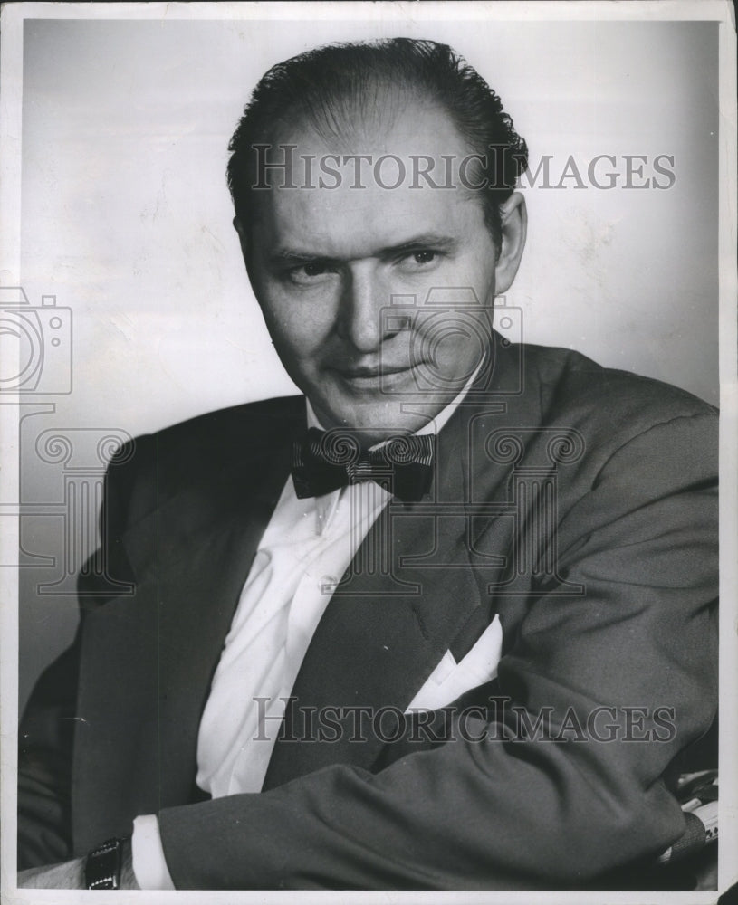 1948 Press Photo Burton Wright, director