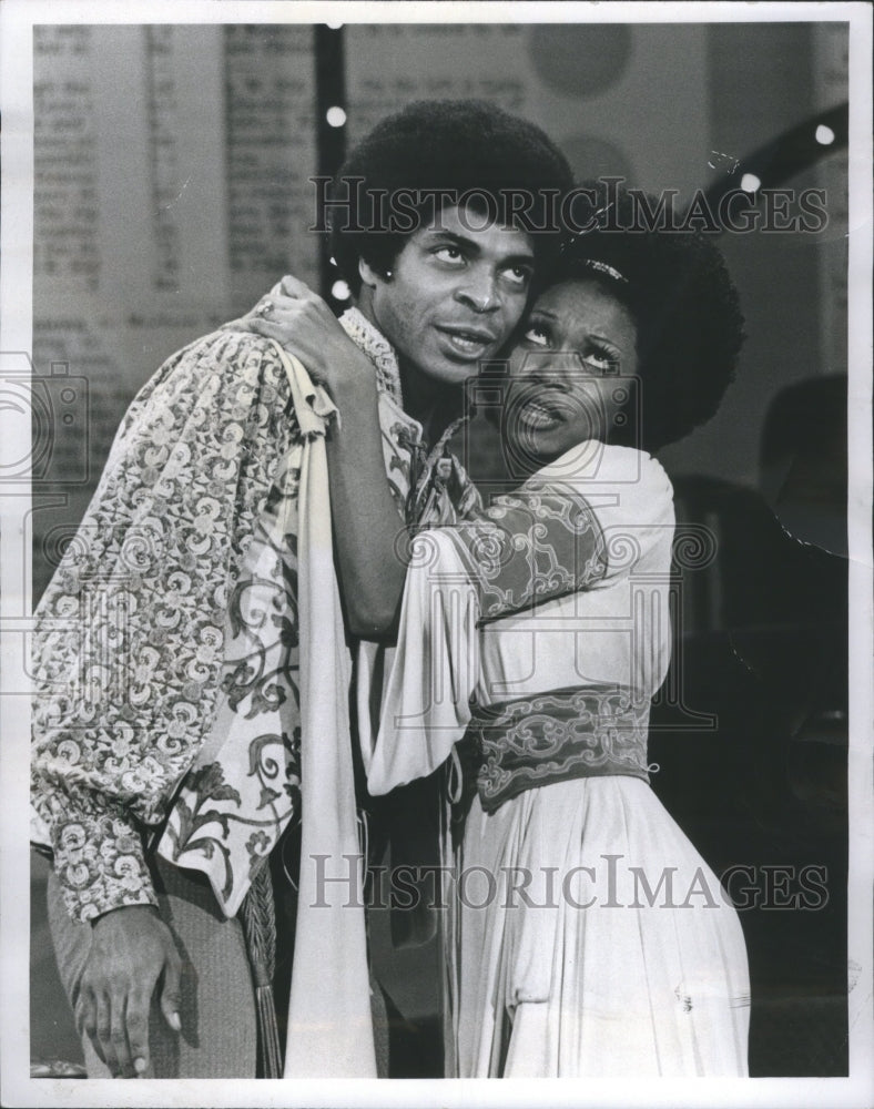 1973 Press Photo Sam Wright, singer and woman