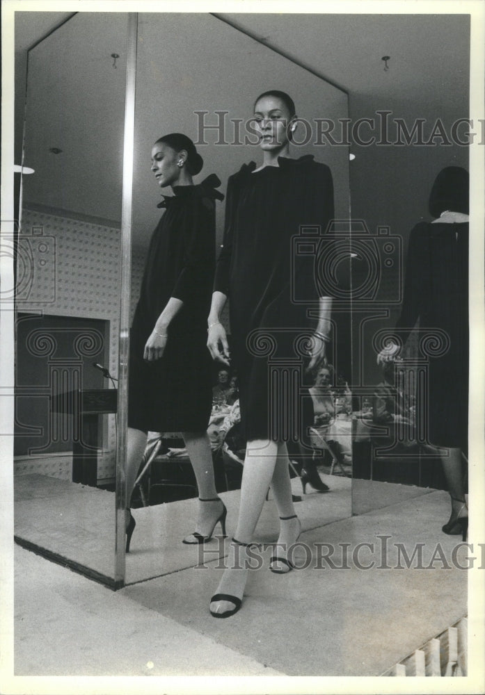 1981 Press Photo Designer Adele Simpson&#39;s Collection