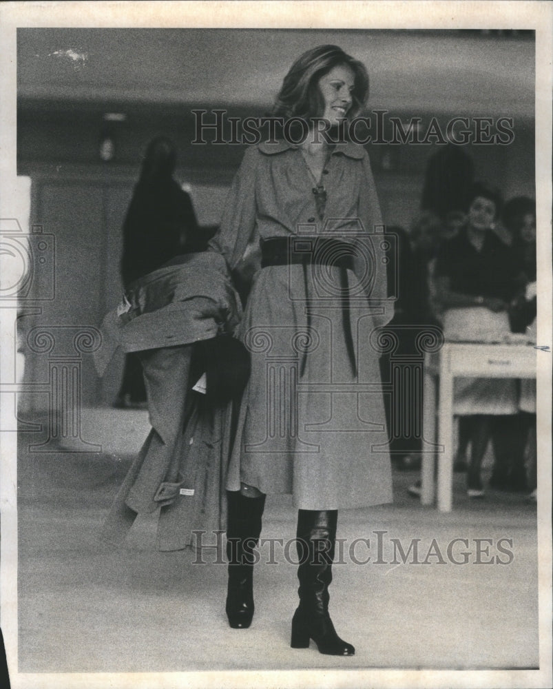 1975 Press Photo Womens Designer Don Sayres for Gamut