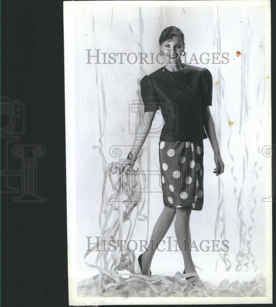 1982 Press Photo Women&#39;s Business Bill Blass Work Wear