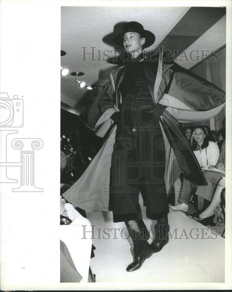 1982 Press Photo Bill Haire Fashion