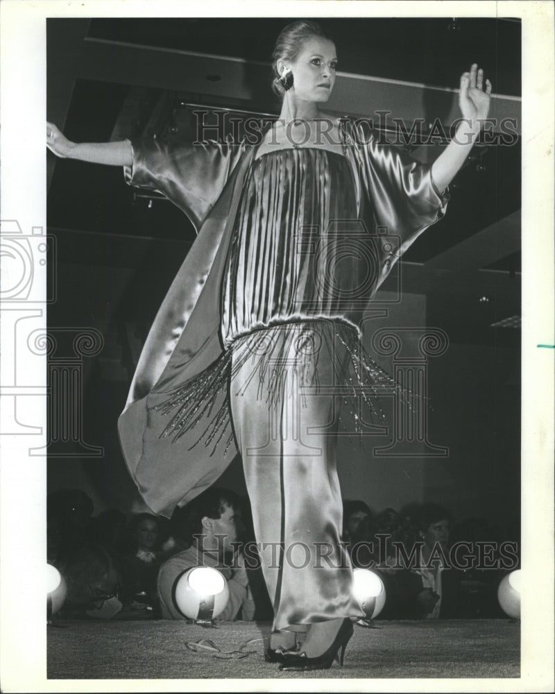 1982 Press Photo Women&#39;s Fashions