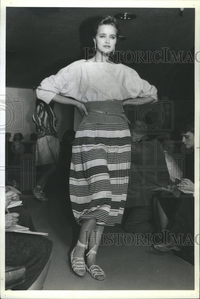 1981 Press Photo Besty Harison Fashion Designer