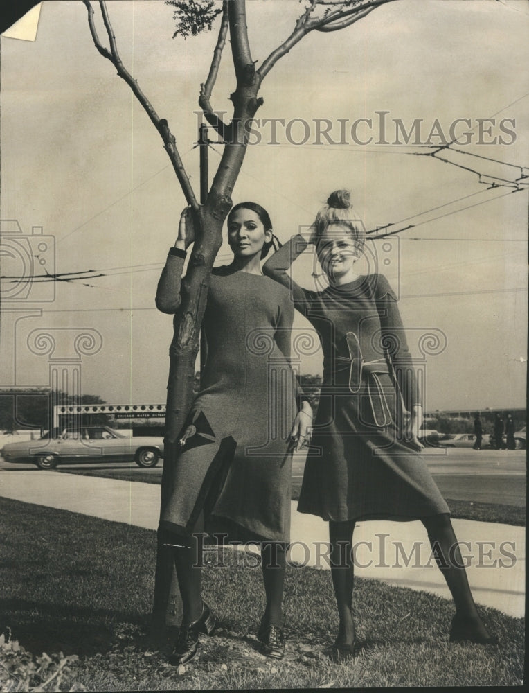 1970 Press Photo Macy Quant Wool Dresses Form Fitting