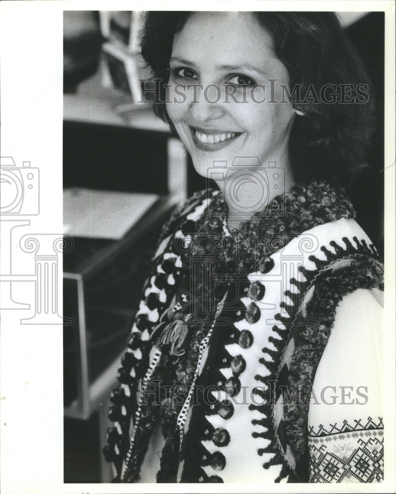 1982 Press Photo Roxolana Saciuk Models Imported Blouse