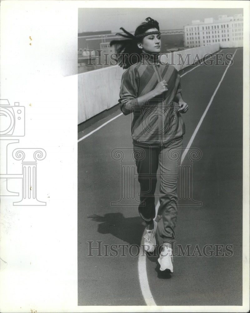 1982 Press Photo Marcia Proffit Terry Sweater Dance