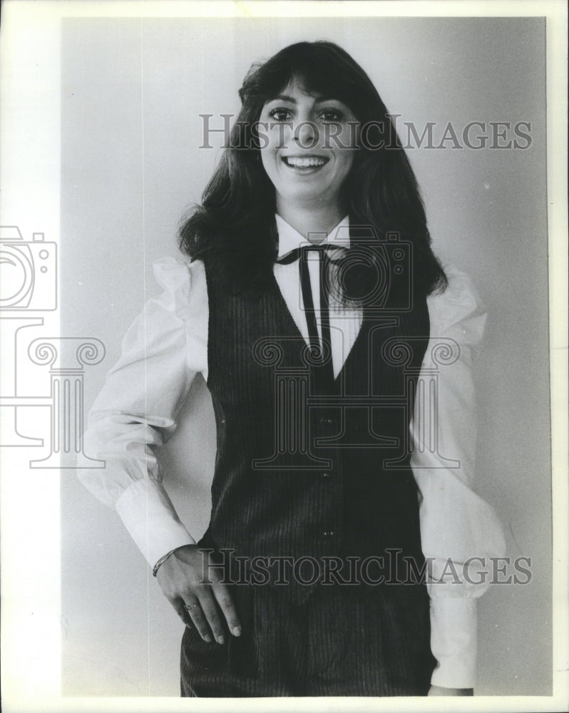 1982 Press Photo Tux Shirt Hit and Miss stores