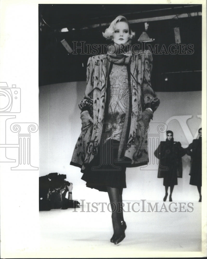 1984 Press Photo Accents Soft Wearability