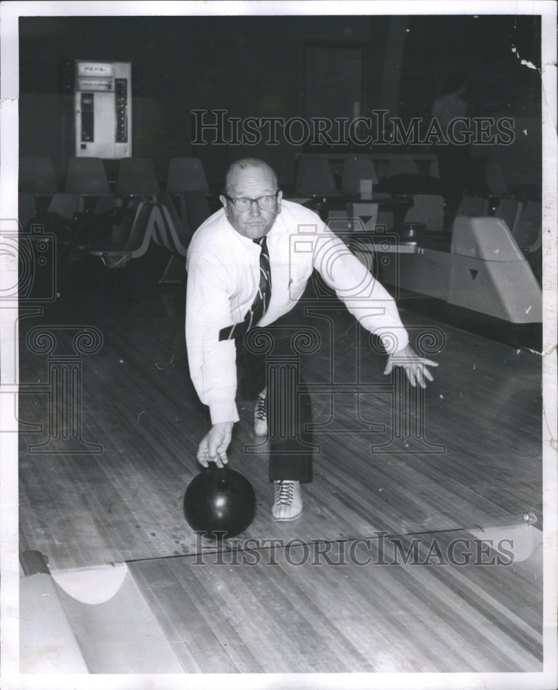 1962 George E. Van News Sportswriter Press Photo