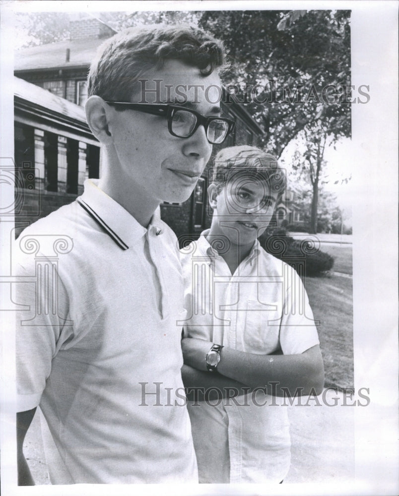 1967 John Vallie And John Miller Find Burgler Press Photo