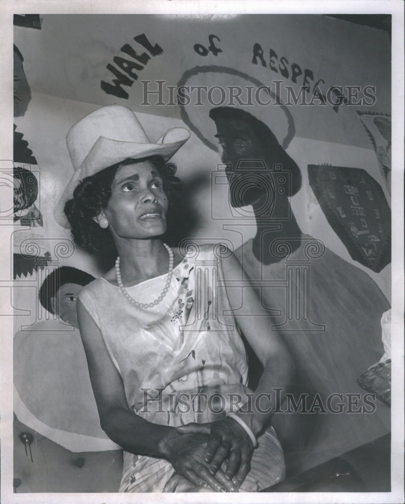 1970 Mary Valeytine Community Worker Press Photo