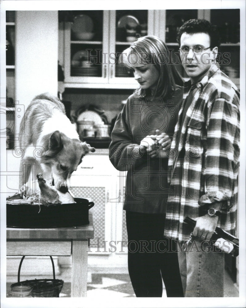 1995 Press Photo Jamie Paul Dog Murray Kitchen table