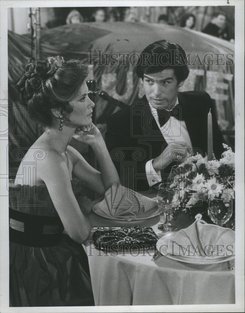 1986 Press Photo Laura Hol Private Investigator Jewels