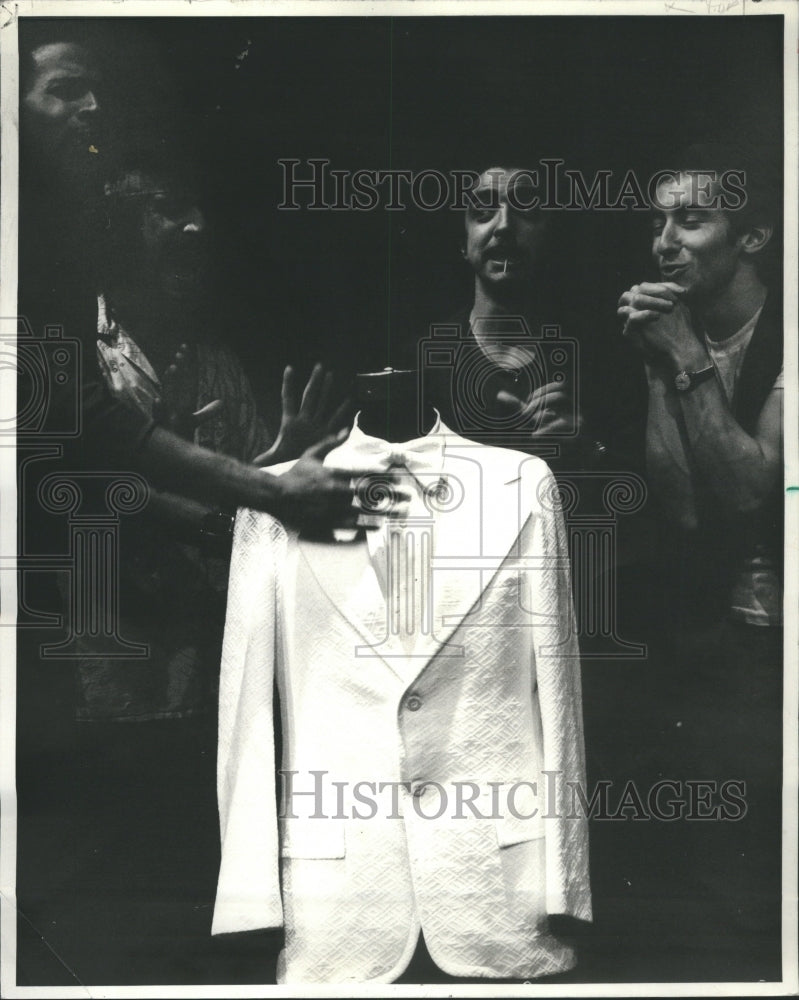 1973 Press Photo Wonderful Ice Cream Suit Bruce Taylors