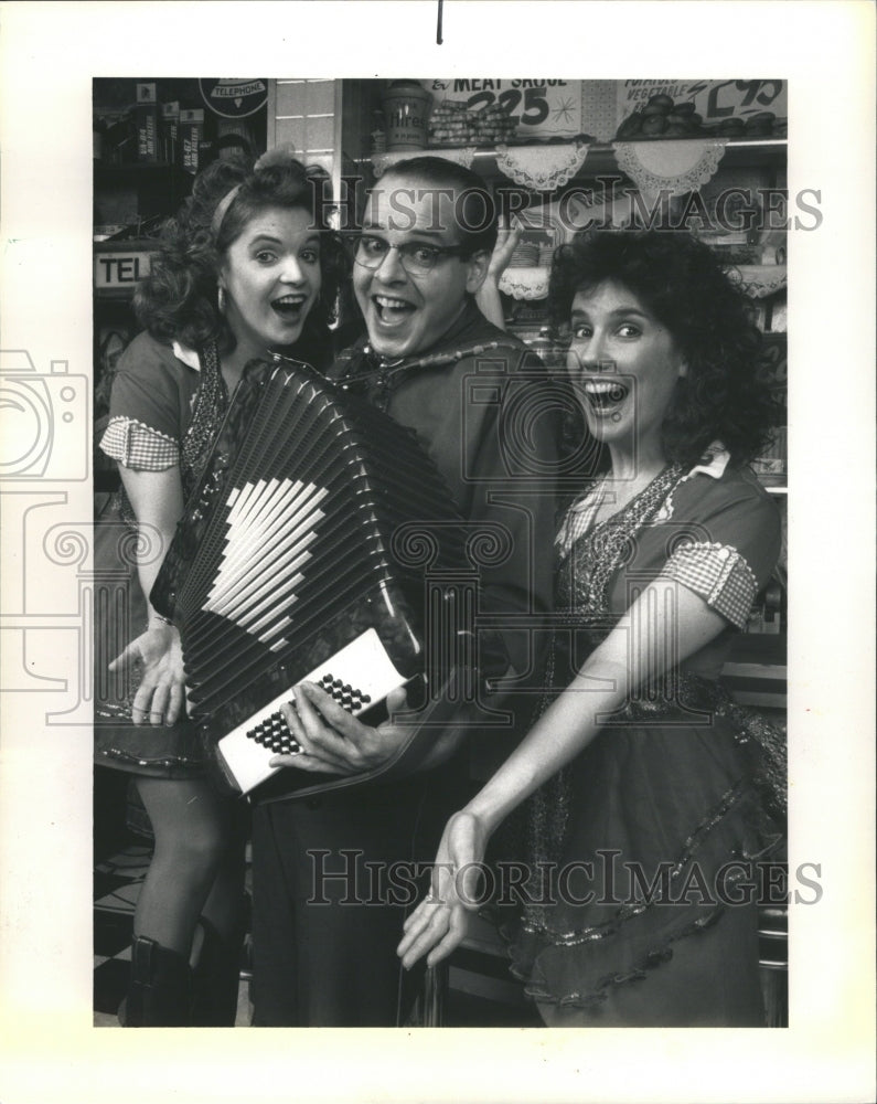 1988 Press Photo Jump Boys and Dinnettes