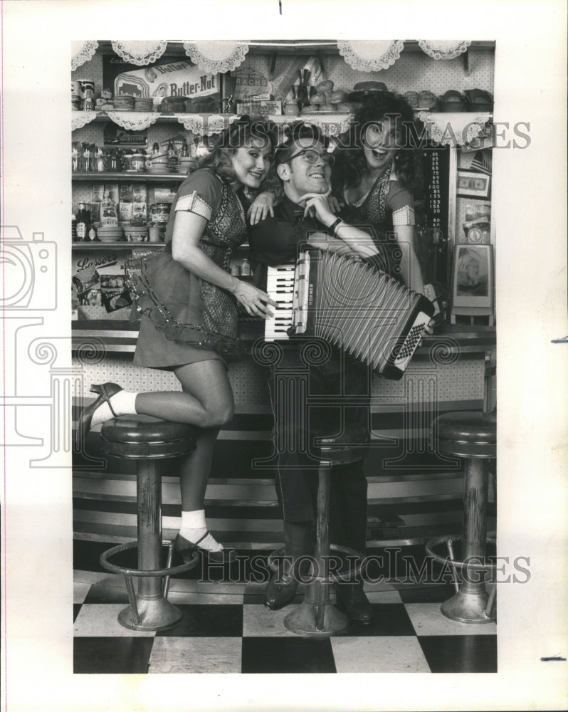 1986 Press Photo Susie Vaughn Raney lincoln Avenue