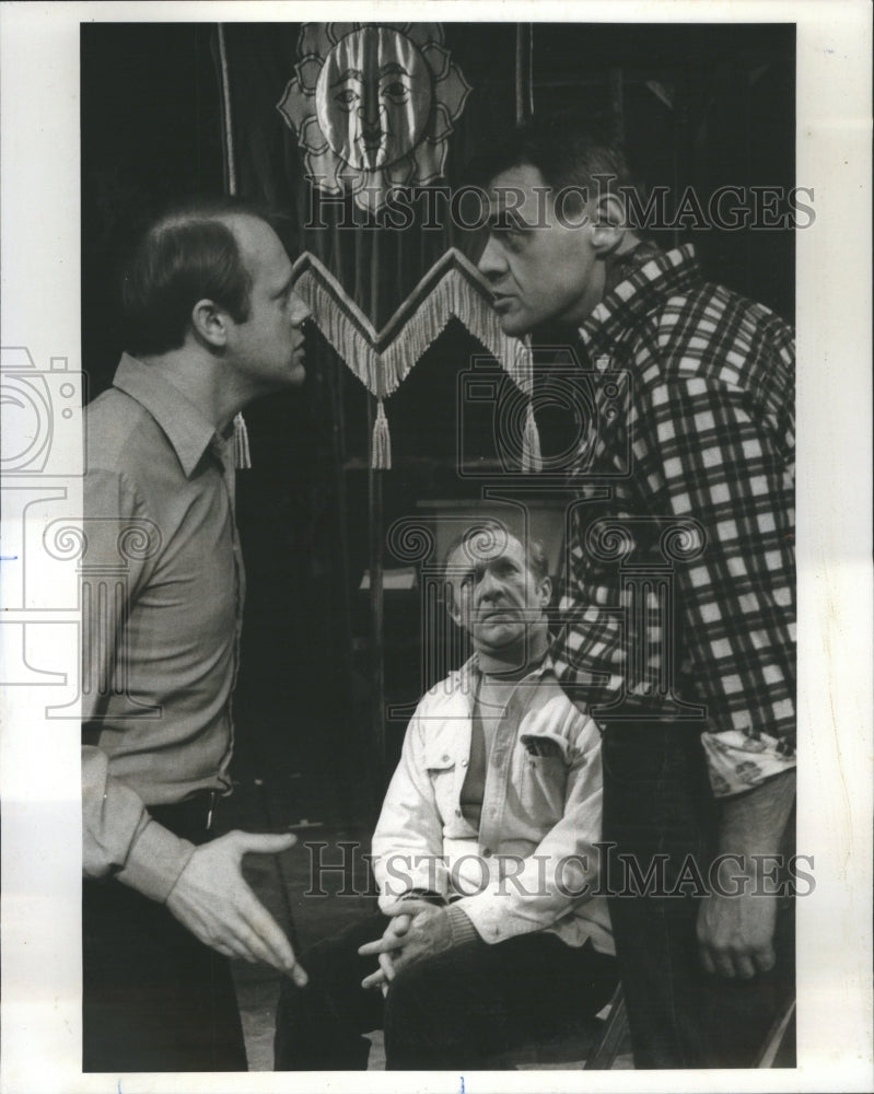 1976 Press Photo Goodman Theatre Knights White Magnolia