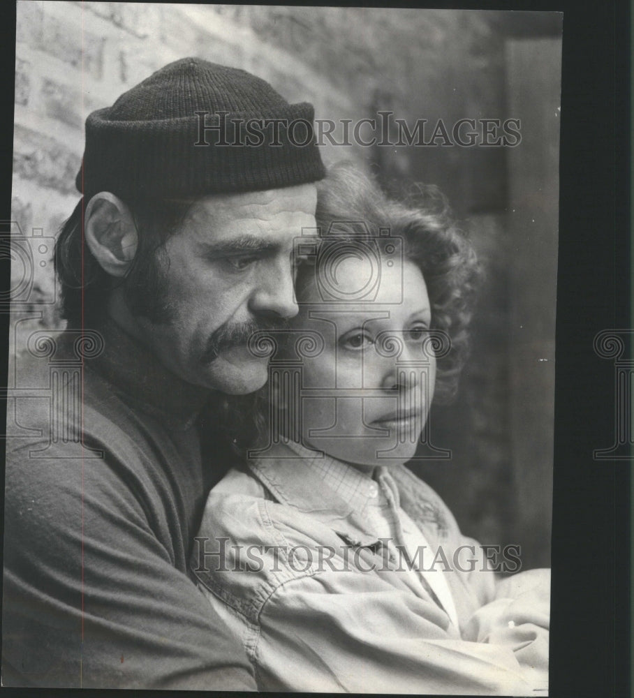 1974 Press Photo Father Girl Affection