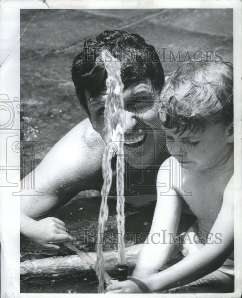 1961 Press Photo Robert Stack American Actor Water