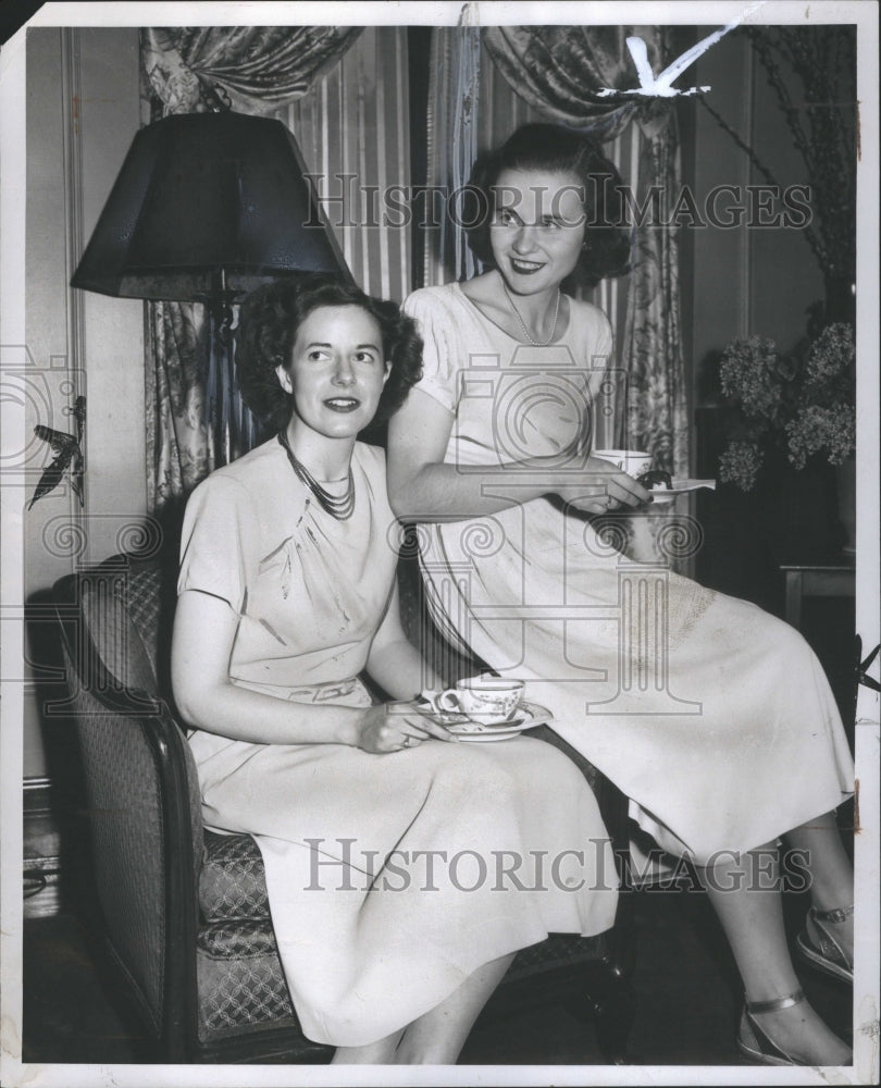 1948 Press Photo Mrs Charles H Gibbons