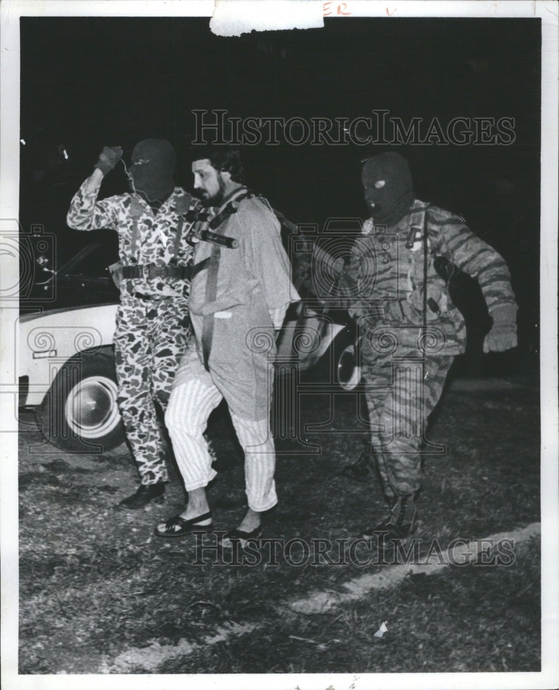 1978 Press Photo Musard Writer Guards