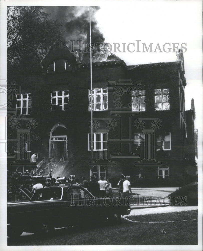 1969 Press Photo Fire Destroys Souther IL University