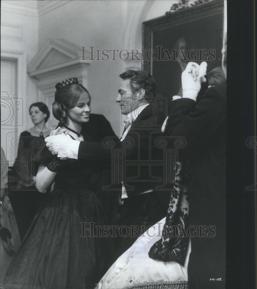 1968 Press Photo Actors Julie Christie and Peter Finch