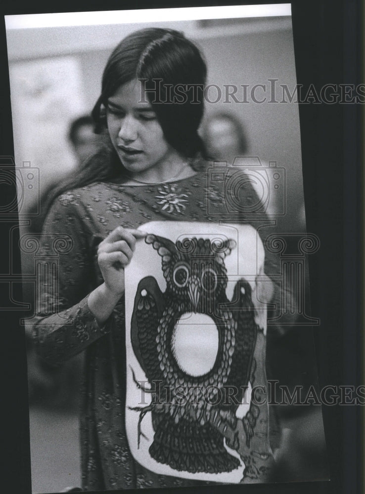 1970 Press Photo Woman Artitist Unique Education System