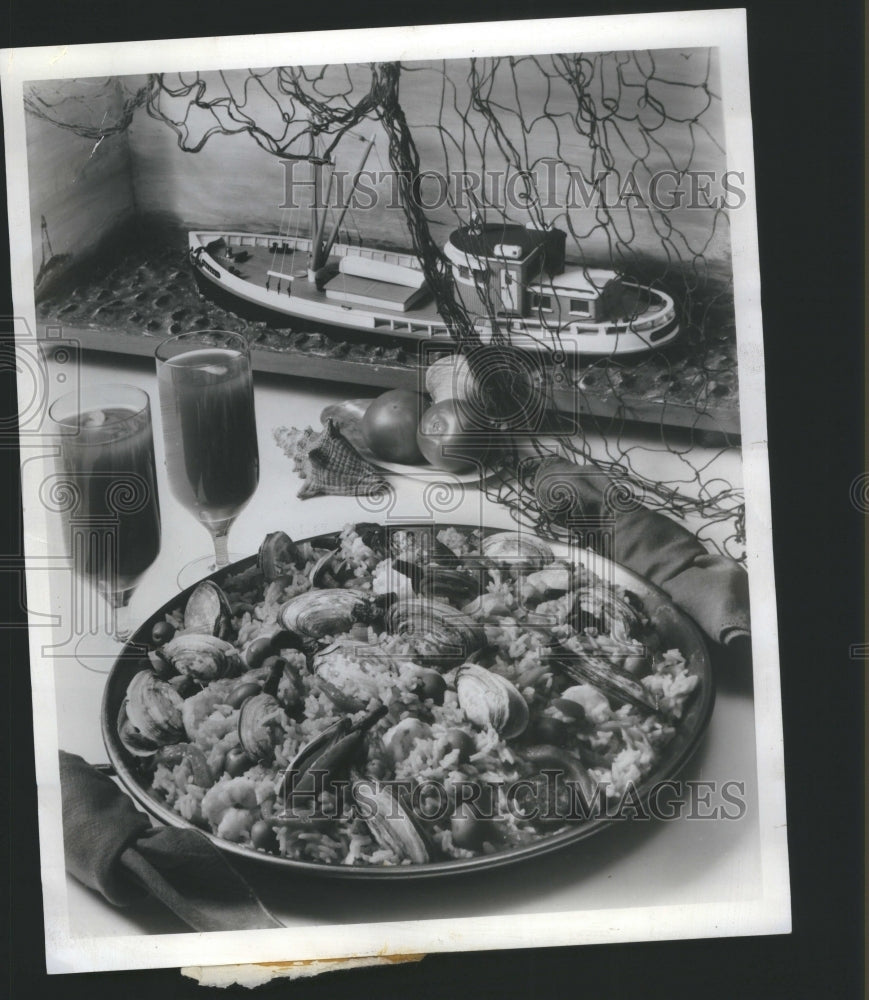 1981 Plate of Spanish Foods Paella - Historic Images