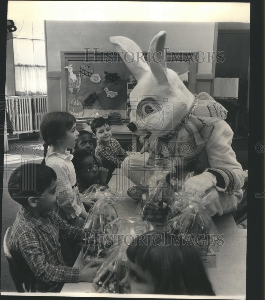 1966 Press Photo Physically Handicapped Children School