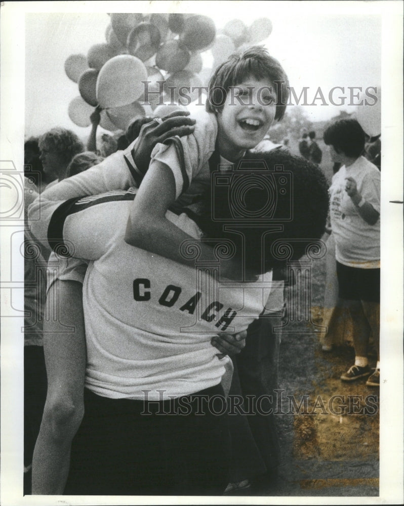 1982 Press Photo Special OlympicTrack Mentally Handica