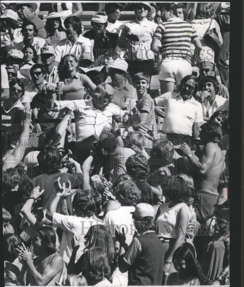 1978 Press Photo Governor Lamm Gets Hoisted by Fans