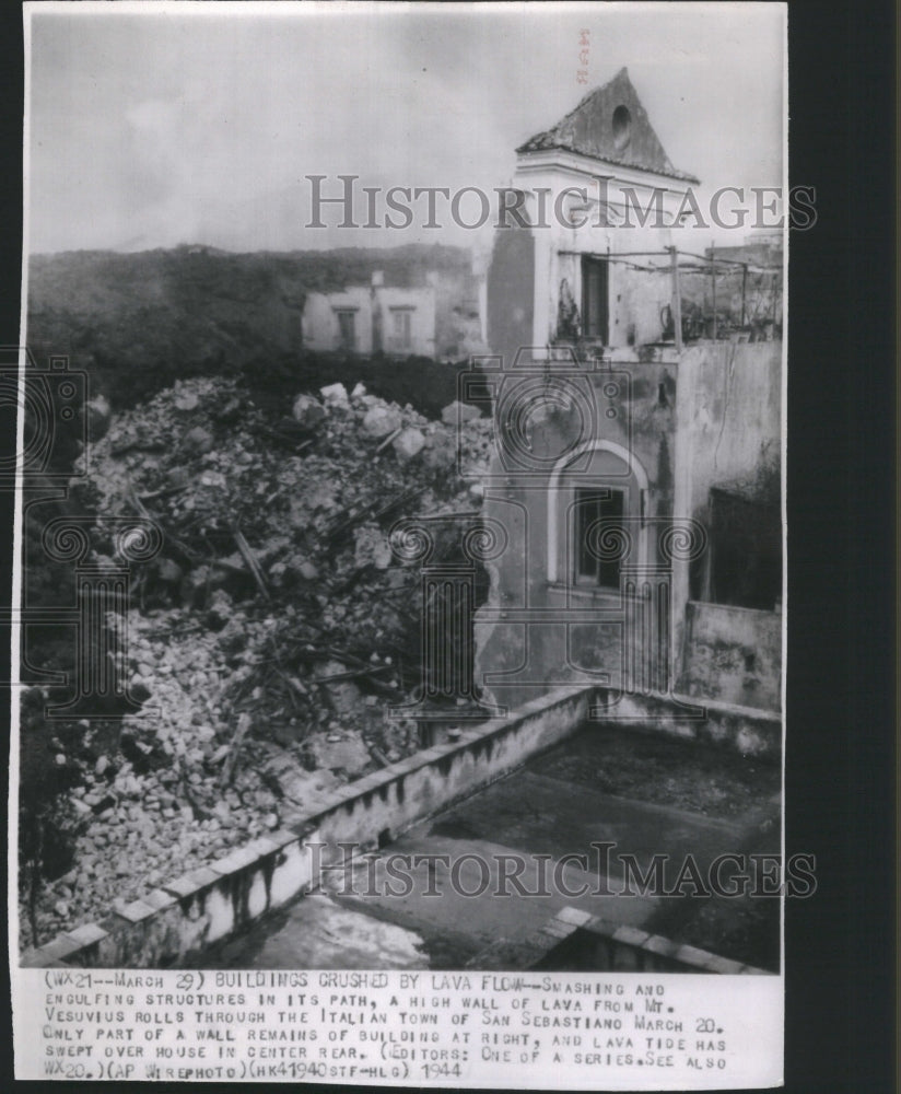 1944 Press Photo Structure High Wall Lava Town Italian