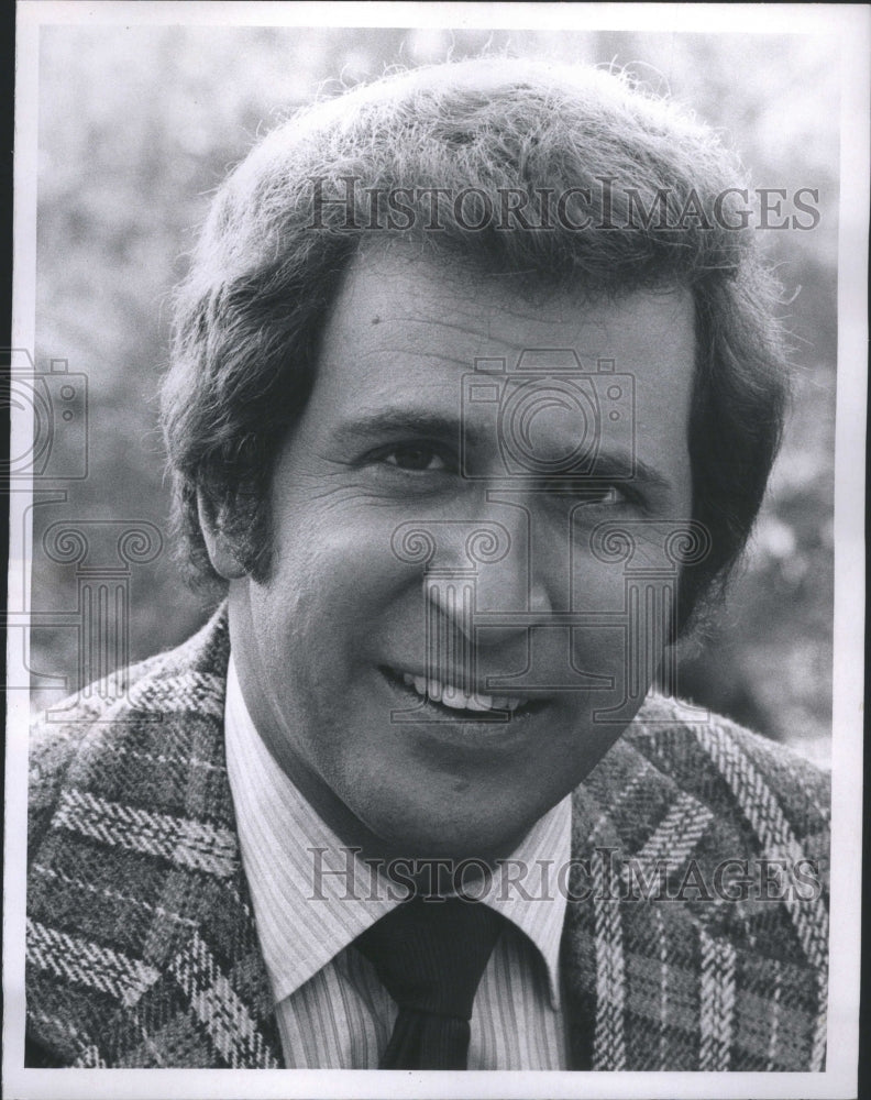 1972 Press Photo Ted Bessell Actor Me Chimp Comedy CBS