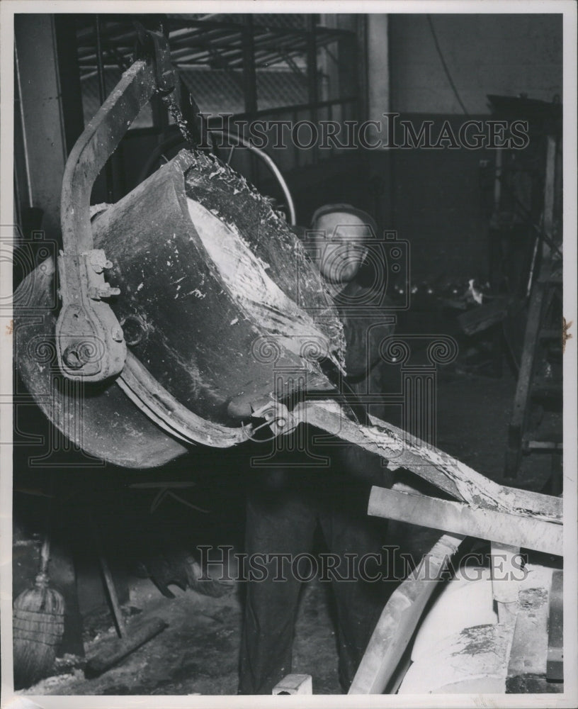 1952 Press Photo Machine R E Reiser Foto Die Casting