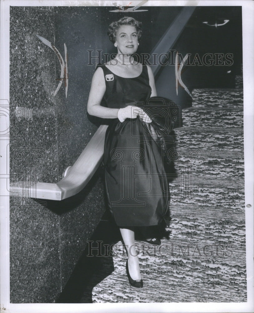 1958 Press Photo Mrs Hale V Sattley Detroit