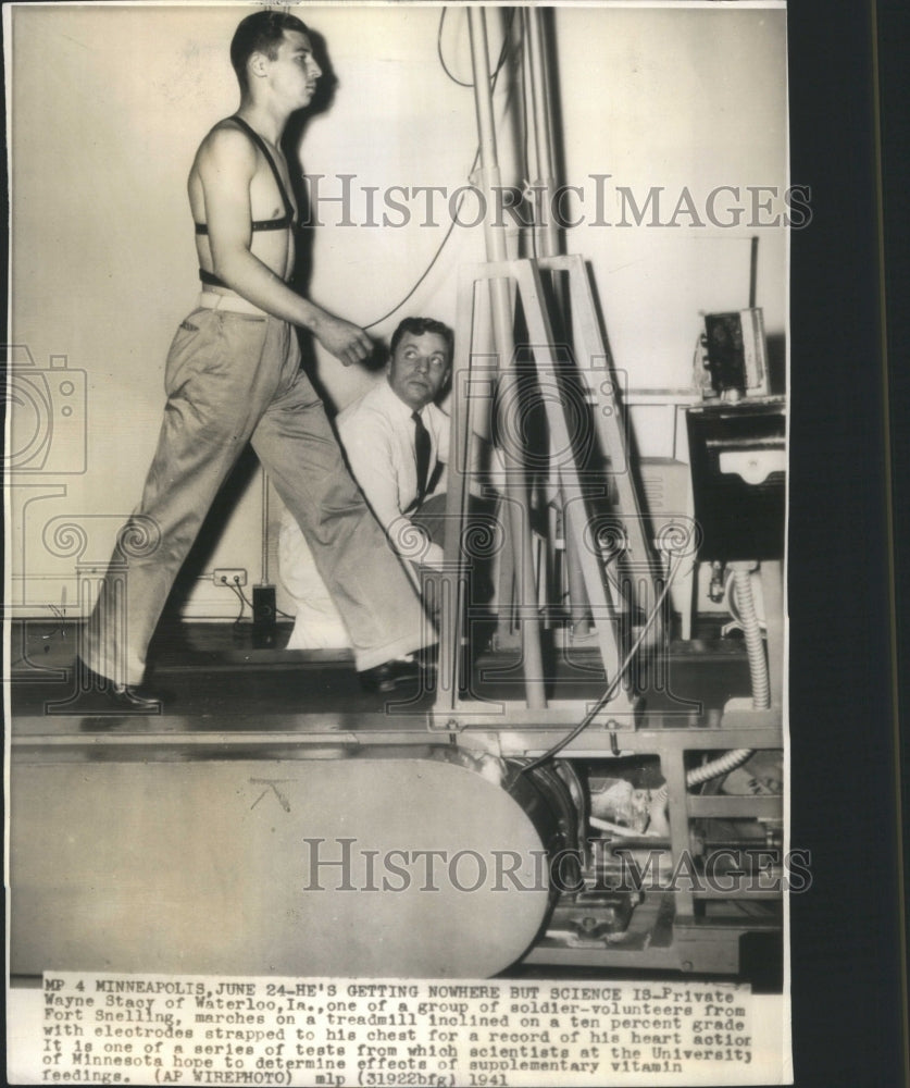 1941 Press Photo U.S Military Group Treadmill Chest - Historic Images