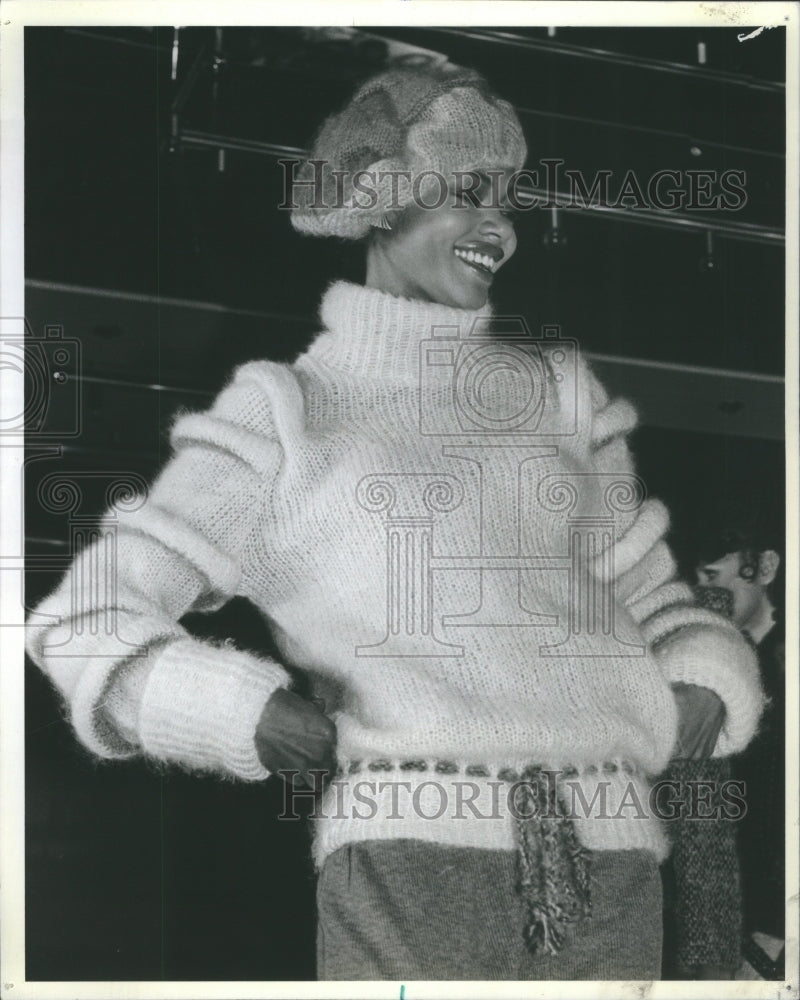 1982 Press Photo Fashion General Term Style Practice