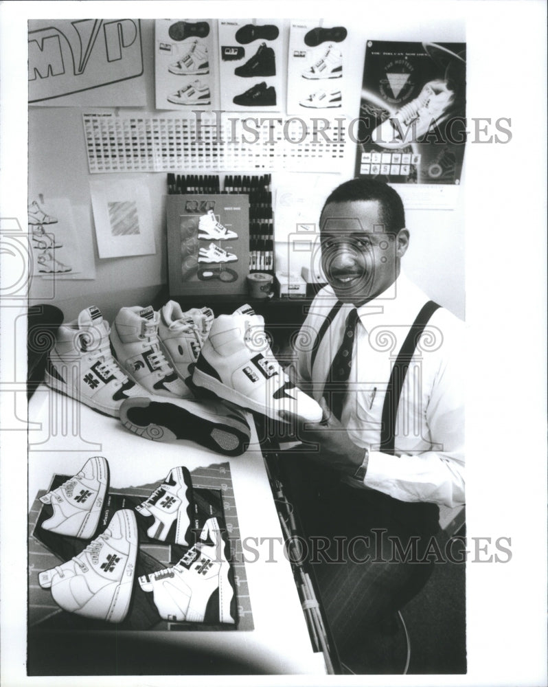 1990 Press Photo Businessman Harold Martin With Shoes